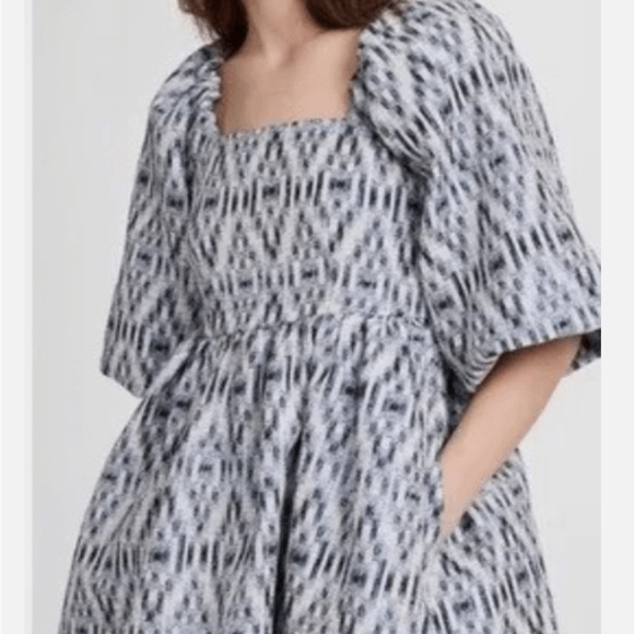 Chic Monochrome Patterned Mini Dress - Picture 1 of 6